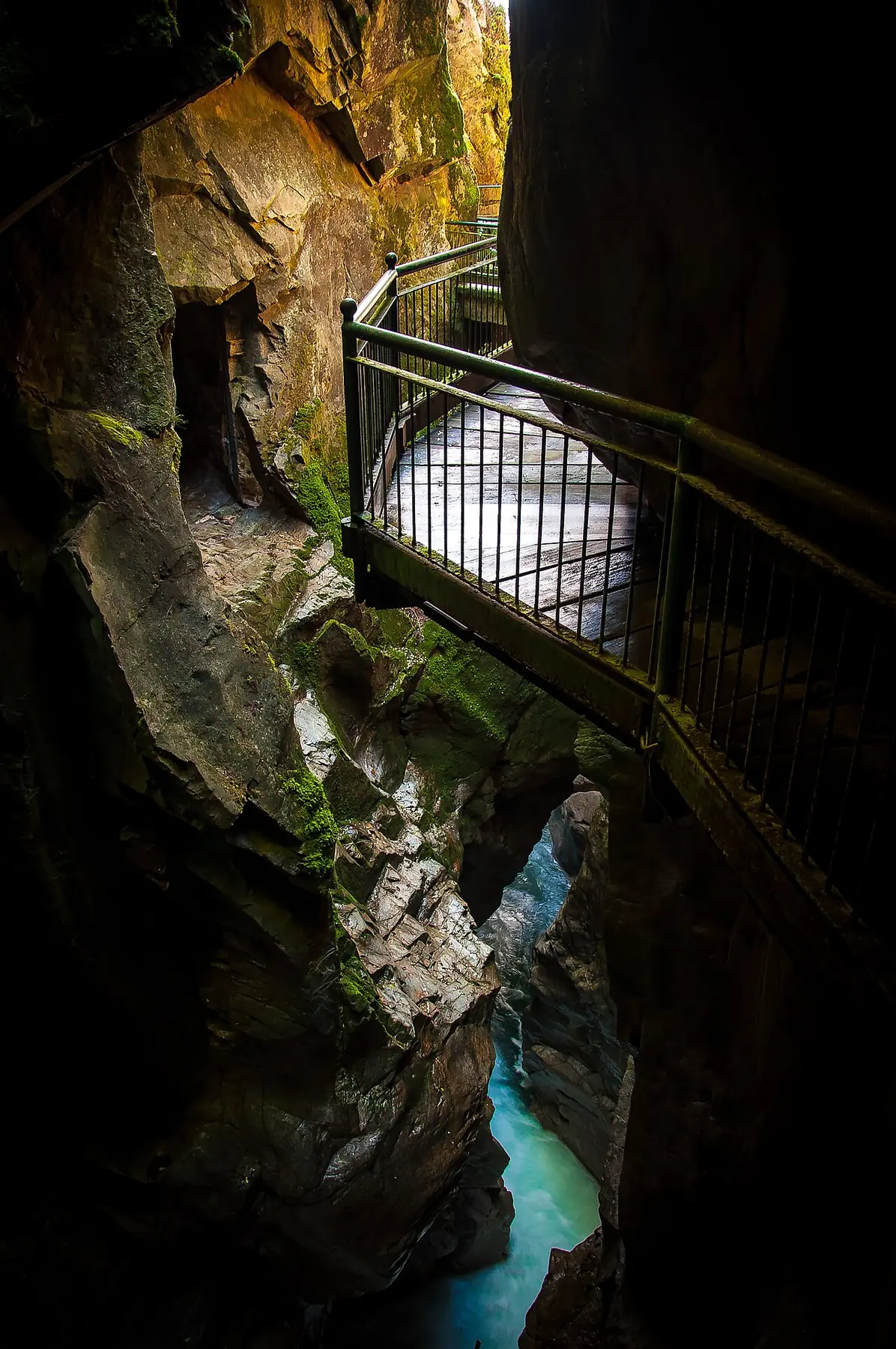 Passerelles aménagées au-dessus des gorges de l’Orrido di Bellano